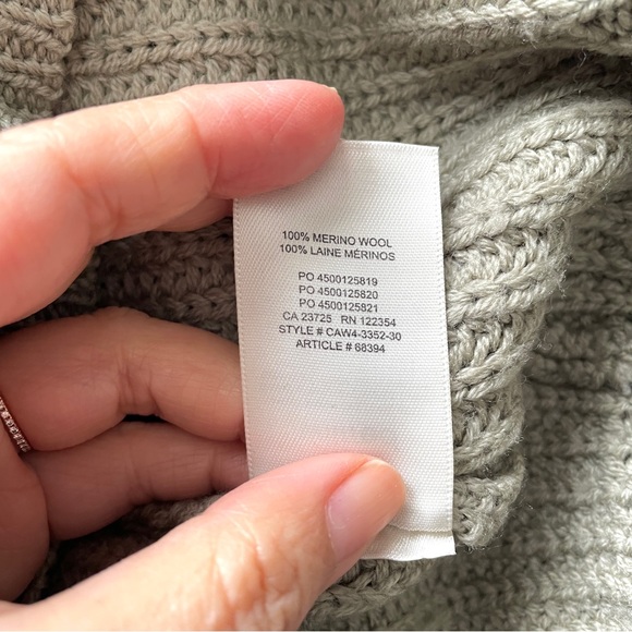 Aritzia Wilfred Dry Basil (Gray Green) Montpellier Sweater - M, 100% merino wool - Picture 5 of 9